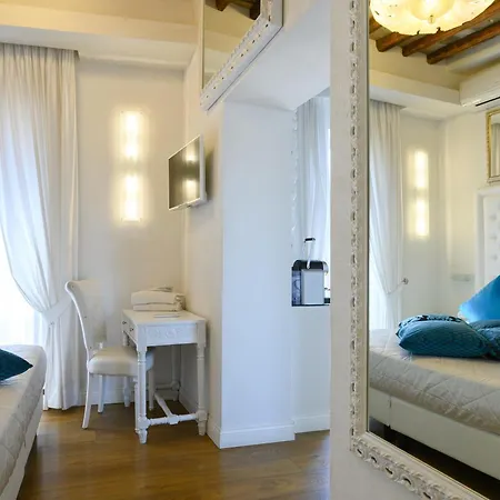 Domus Spagna Frattina Vendégház Róma