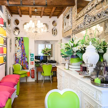 Vendégház Domus Spagna Frattina Róma