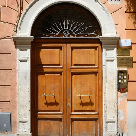 Domus Spagna Frattina Vendégház