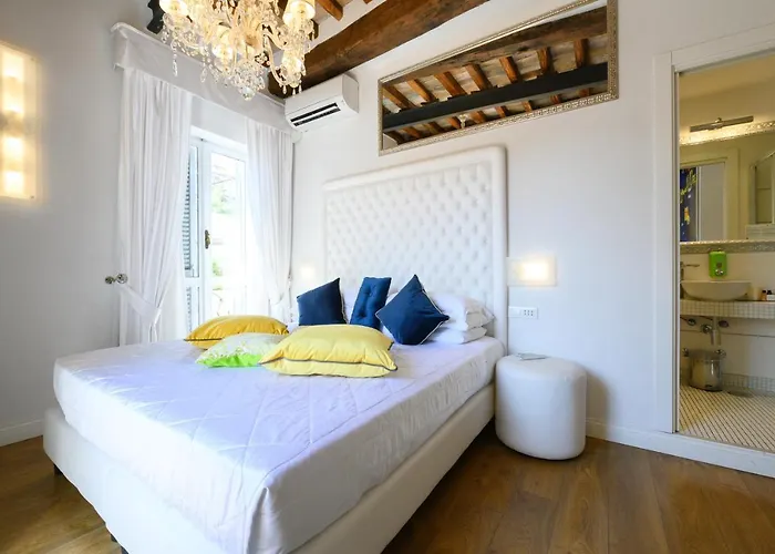 Domus Spagna Frattina Guest house 4*