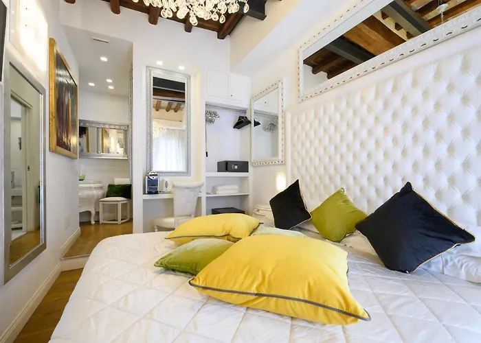 Domus Spagna Frattina Guest house