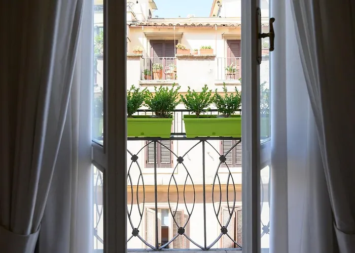 Domus Spagna Frattina Guest house