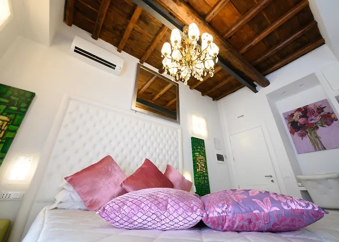 Domus Spagna Frattina Guest house