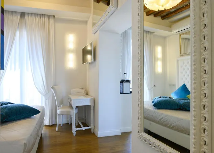 Domus Spagna Frattina Guest house Rome