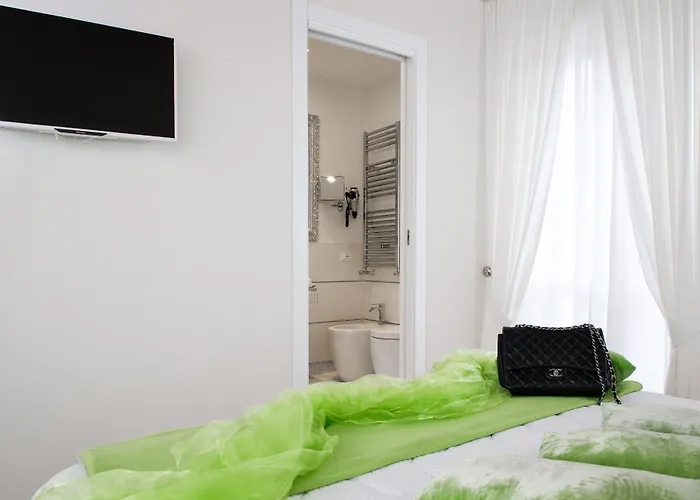 Domus Spagna Frattina Rome