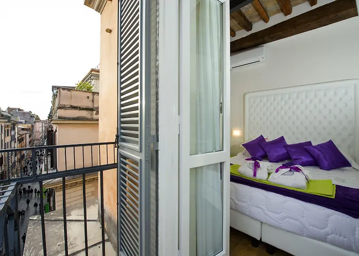 Domus Spagna Frattina Guest house