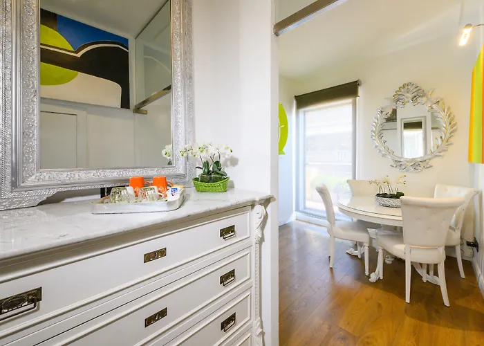 Domus Spagna Frattina Guest house Rome