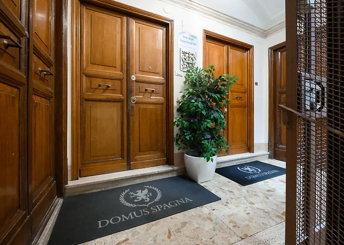 Konukevi Domus Spagna Frattina 4*